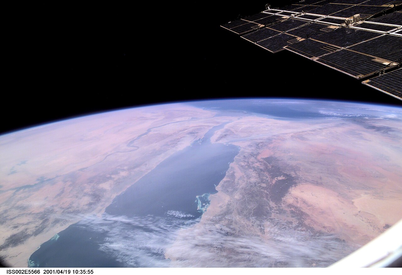 View of the Red Sea taken during ISS Expedition 2.