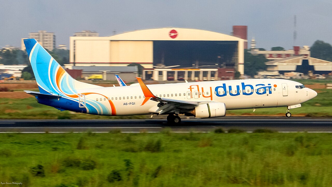 A Flydubai Boeing 737 MAX 8 in the airline's livery.