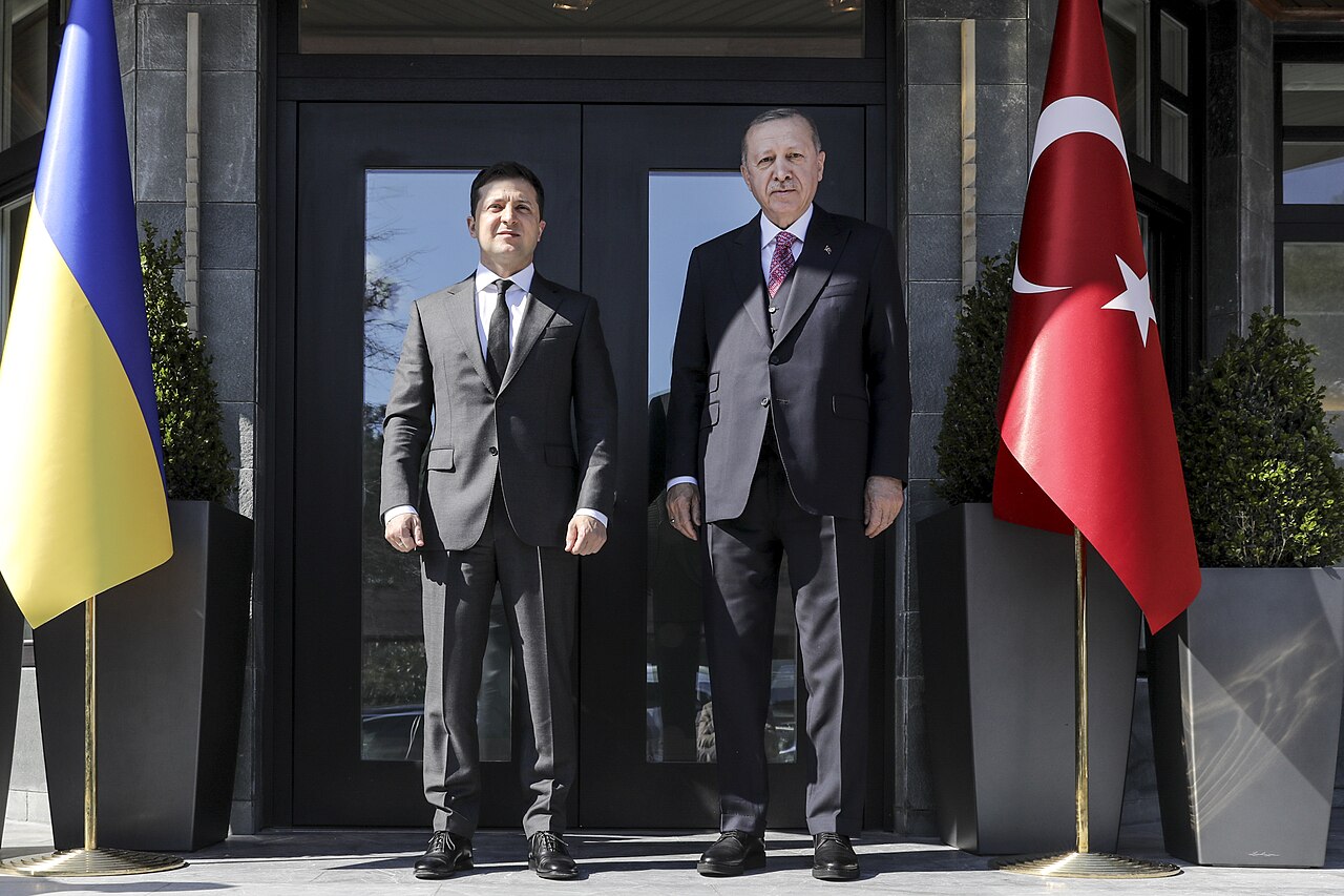 Ukrainian president Zelenskyy and Turkish president Erdogan meet in Istanbul.