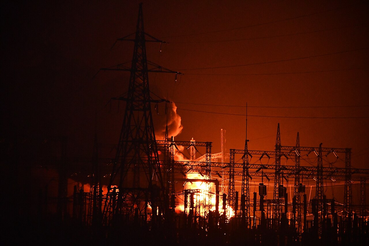 A fire at an energy infrastructure facility in Ukraine due to Russian shelling.